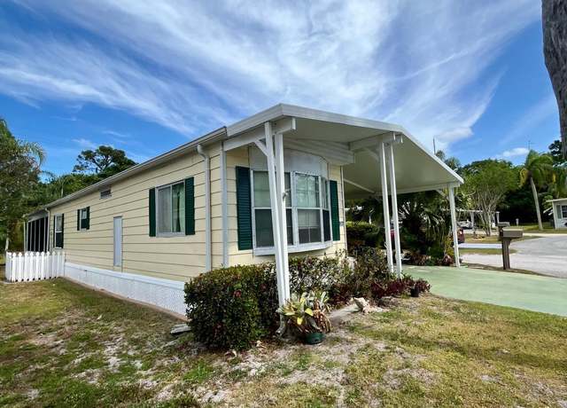 Property at 34 Montilla Way Way, Port Saint Lucie, FL 34952, 2 beds, 2 baths