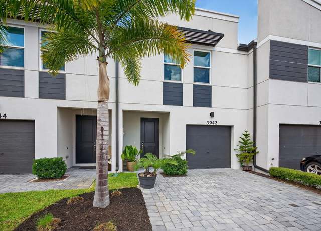 Property at 3942 SE Caladium Ct, Stuart, FL 34997, 3 beds, 2.5 baths
