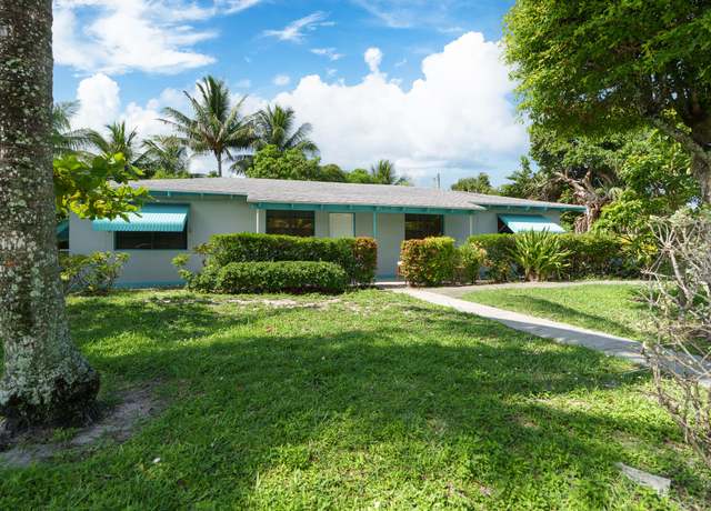 Property at 212 SW 10th St, Delray Beach, FL 33444, 5 beds, 3 baths
