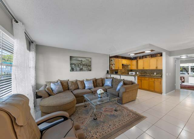 Property at 5 Newport A, Deerfield Beach, FL 33442, 1 bed, 1 bath