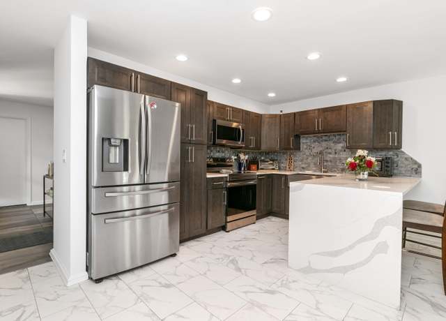 Property at 12155 Cuddington Ct, Wellington, FL 33414, 3 beds, 2 baths