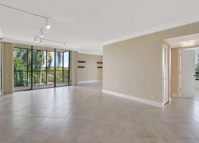 Property at 6805 Willow Wood Dr #5052, Boca Raton, FL 33434, 2 beds, 2 baths