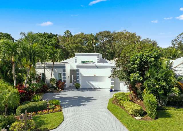 Property at 25 Sutton Dr, Boynton Beach, FL 33436, 3 beds, 3.5 baths