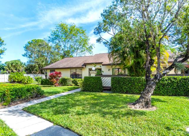 Property at 202 Star Clusters Ct, Royal Palm Beach, FL 33411, 2 beds, 2 baths