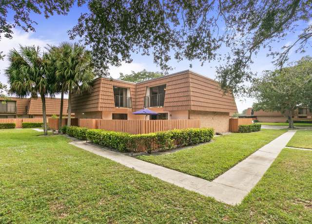 Property at 233 Charter Way, West Palm Beach, FL 33407, 2 beds, 2.5 baths