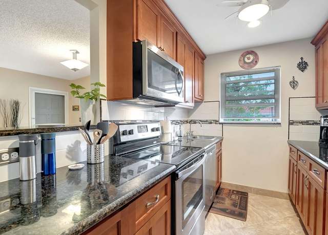 Property at 4530 NW 3rd St Unit C, Delray Beach, FL 33445, 1 bed, 2 baths