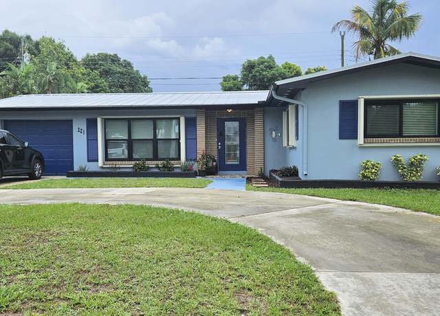 Property at 221 Riomar Dr, Port Saint Lucie, FL 34952, 2 beds, 2 baths