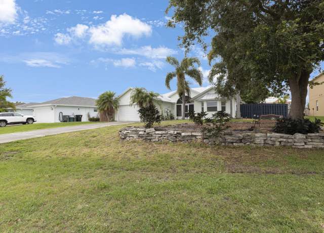 Property at 427 SW Cahoon Ct, Port Saint Lucie, FL 34953, 3 beds, 2 baths