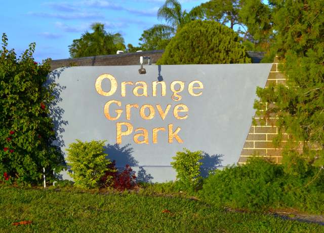 Property at 41 Tangerine Ct, Lehigh Acres, FL 33936, 2 beds, 2 baths
