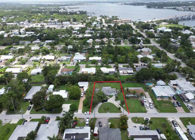 Property at 911 SW 30th St, Palm City, FL 34990, 3 beds, 2 baths