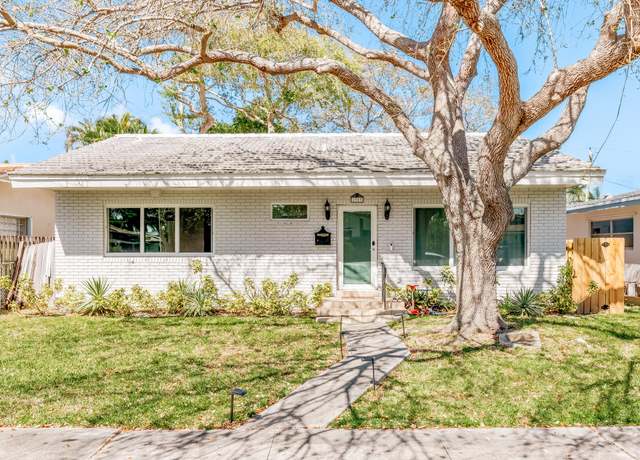 Property at 1323 Lincoln St, Hollywood, FL 33019, 3 beds, 2 baths