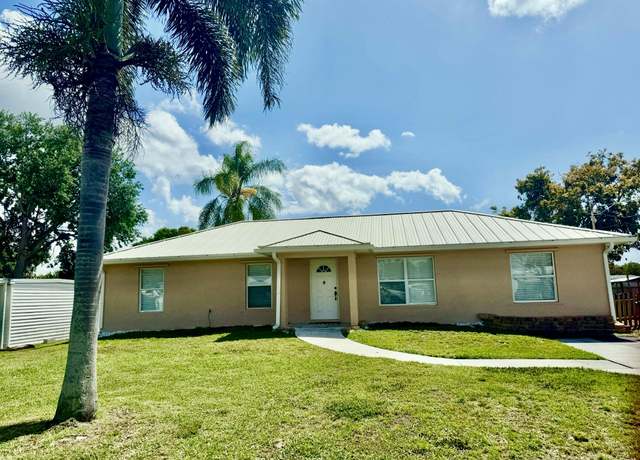 Property at 3132 SE 24th St, Okeechobee, FL 34974, 3 beds, 2 baths