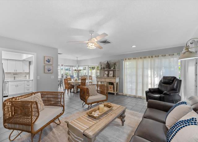 Property at 102 Villa Cir, Atlantis, FL 33462, 2 beds, 2 baths