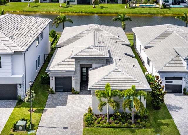 Property at 8347 Essex Country Club Dr, Boca Raton, FL 33434, 3 beds, 3.5 baths