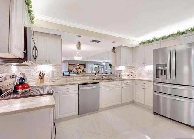 Property at 9716 Sills Dr E #101, Boynton Beach, FL 33437, 2 beds, 2 baths