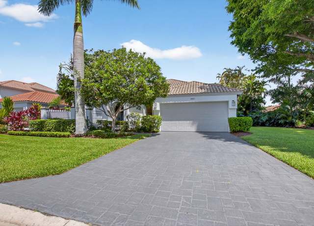 Property at 5863 NW 21st Ave, Boca Raton, FL 33496, 2 beds, 2.5 baths