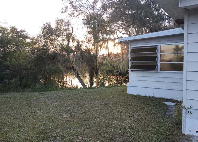 Property at 5 Quintana Roo Ct, Port Saint Lucie, FL 34952, 2 beds, 1.5 baths