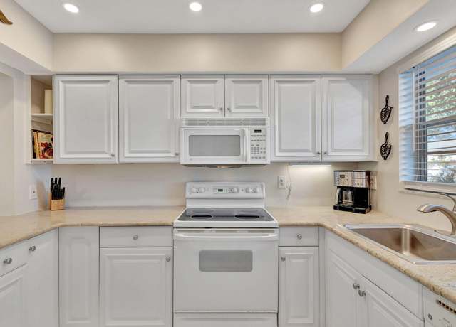 Property at 18081 SE Country Club Dr Unit 18-172, Jupiter, FL 33469, 2 beds, 1.5 baths