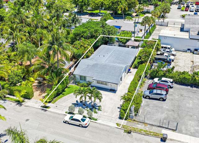 Property at 368 Plymouth Rd, West Palm Beach, FL 33405, 4 beds, 4.5 baths