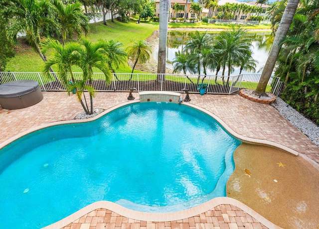 Property at 7346 Denicola Ln, Lake Worth, FL 33467, 5 beds, 3.5 baths