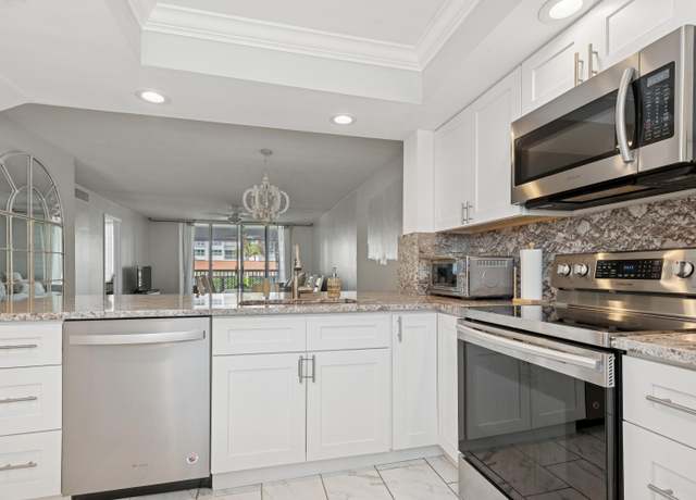 Property at 911 Gardenia Dr #252, Delray Beach, FL 33483, 2 beds, 2 baths