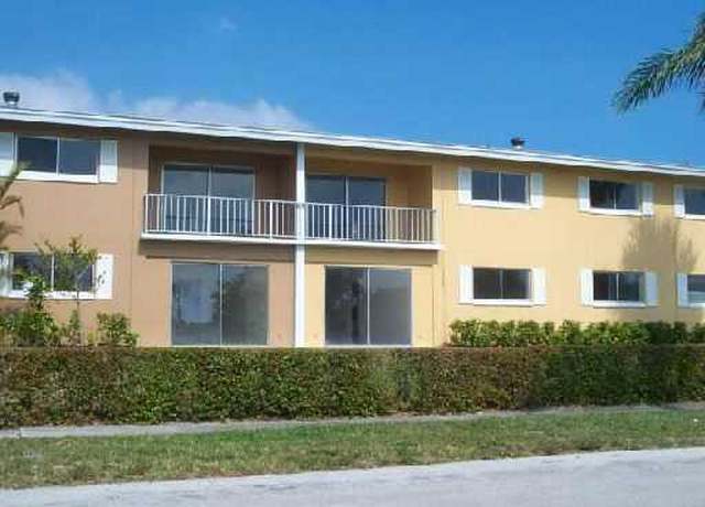 Property at 1505 Crescent Cir Unit C30, Lake Park, FL 33403, 2 beds, 1.5 baths