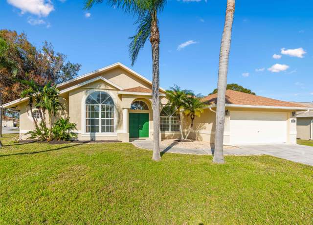 Property at 231 SE Crosspoint Dr, Port Saint Lucie, FL 34983, 3 beds, 2 baths