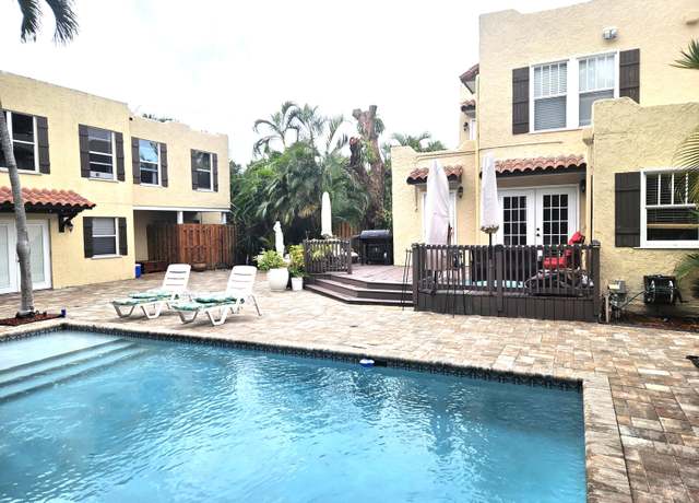 Property at 206 Edgewood Dr, West Palm Beach, FL 33405, 7 beds, 5.5 baths