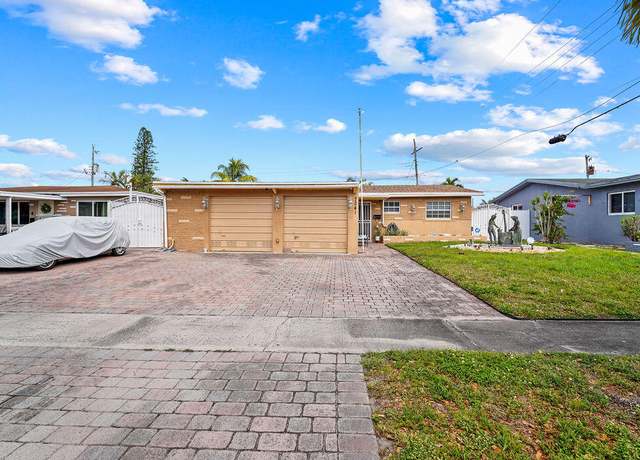 Property at 7241 La Croix Dr, Hollywood, FL 33024, 3 beds, 2 baths