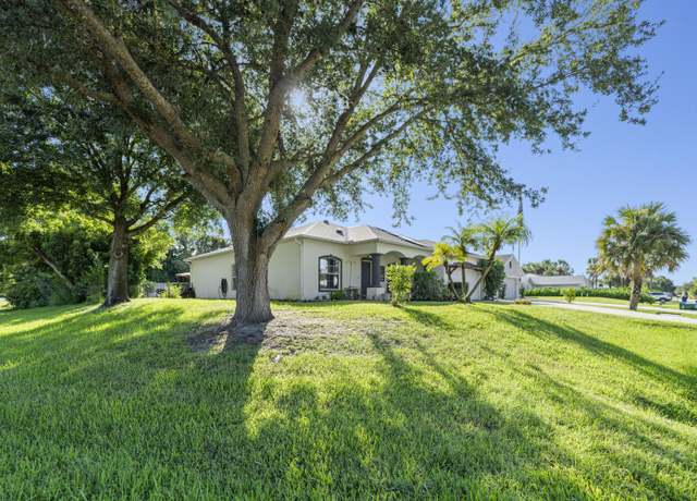 Property at 1302 Coverbrook Ln, Sebastian, FL 32958, 3 beds, 2 baths