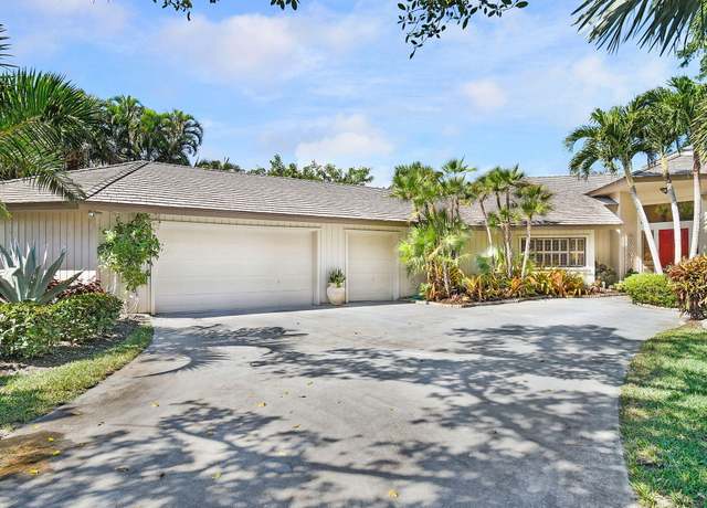 Property at 5711 SE Winged Foot Dr, Stuart, FL 34997, 4 beds, 3.5 baths
