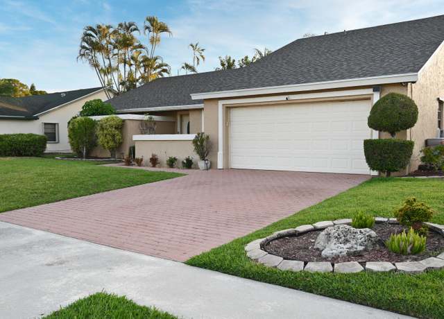 Property at 112 Miramar Ave, Royal Palm Beach, FL 33411, 3 beds, 2 baths