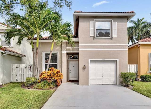 Property at 6657 Green Island Cir, Lake Worth, FL 33463, 3 beds, 2.5 baths