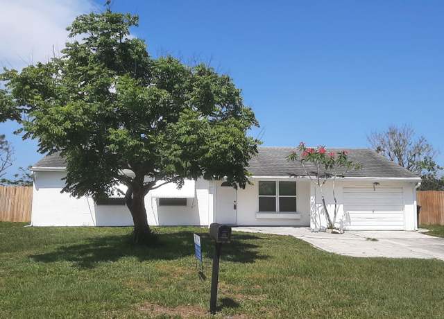 Property at 2009 SE Hideaway Cir, Port Saint Lucie, FL 34952, 3 beds, 3 baths