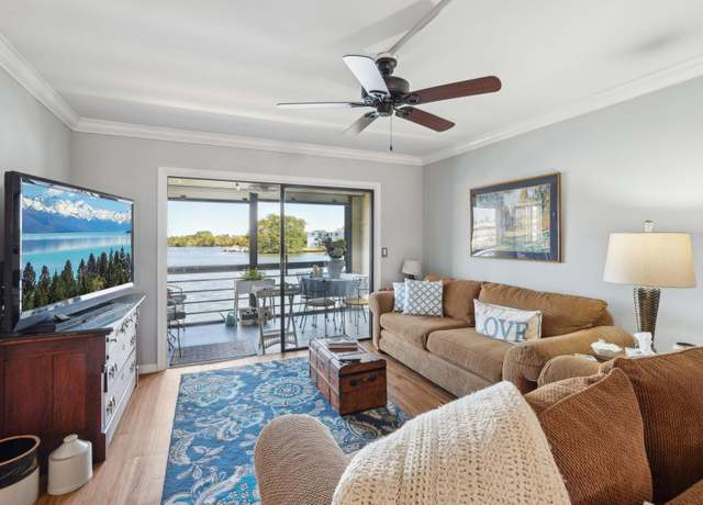 Property at 313 Lake Cir #212, North Palm Beach, FL 33408, 2 beds, 2 baths