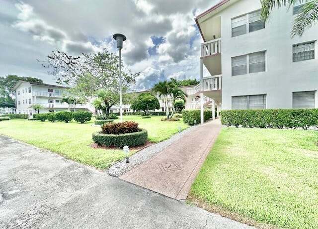 Property at 390 Fanshaw J, Boca Raton, FL 33434, 1 bed, 1.5 baths