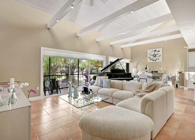 Property at 6890 Willow Wood Dr #206, Boca Raton, FL 33434, 3 beds, 2.5 baths