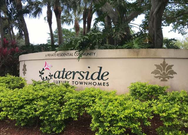 Property at 552 Green Springs Pl, West Palm Beach, FL 33409, 2 beds, 2.5 baths