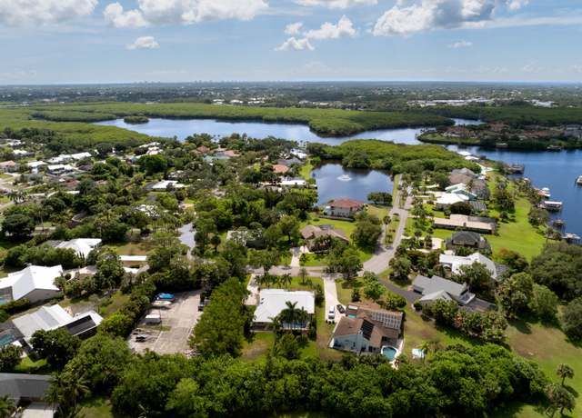 Property at 2610 SE Erickson Dr, Port Saint Lucie, FL 34984, 4 beds, 3 baths