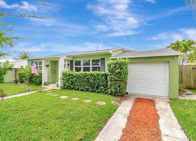 Property at 320 Summa St, West Palm Beach, FL 33405, 3 beds, 2 baths