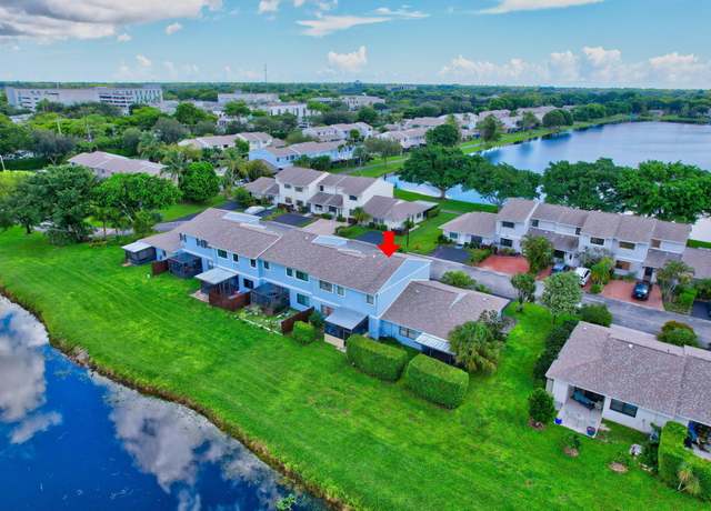 Property at 16322 Country Lake Cir, Delray Beach, FL 33484, 3 beds, 2.5 baths