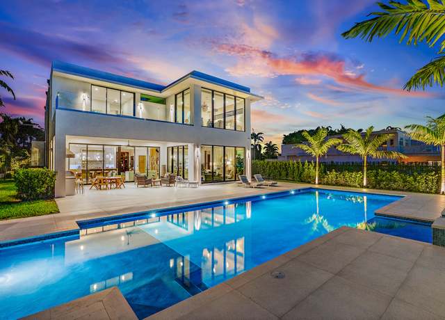 Property at 807 N Atlantic Dr, Lantana, FL 33462, 5 beds, 6 baths