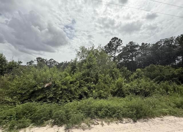 Property at 129 Fishermans Dr, Interlachen, FL 32148