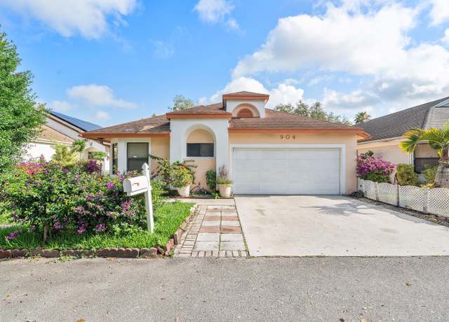 Property at 904 Magniola Ave, North Lauderdale, FL 33068, 3 beds, 2 baths
