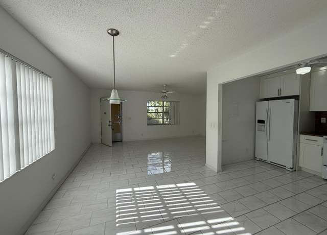 Property at 602 Flanders M, Delray Beach, FL 33484, 1 bed, 1.5 baths