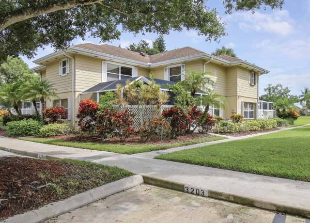 Property at 3101 Hayden Ct, Boynton Beach, FL 33436, 2 beds, 2.5 baths