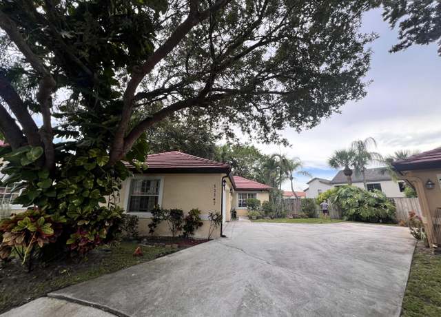 Property at 12147 Cuddington Ct, Wellington, FL 33414, 3 beds, 2 baths