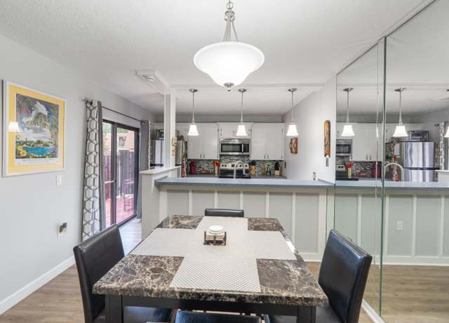 Property at 3581 SW Sunset Trace Cir, Palm City, FL 34990, 2 beds, 2.5 baths