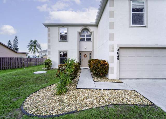 Property at 2025 SW Capeador St, Port Saint Lucie, FL 34953, 4 beds, 2.5 baths