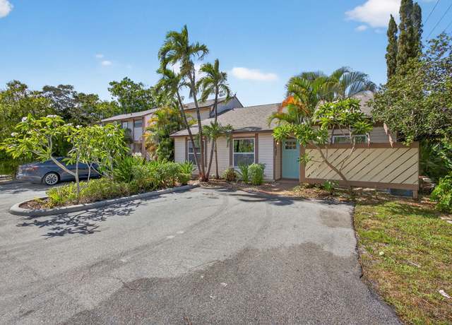 Property at 112 Sherwood Cir Unit 5d, Jupiter, FL 33458, 3 beds, 2 baths